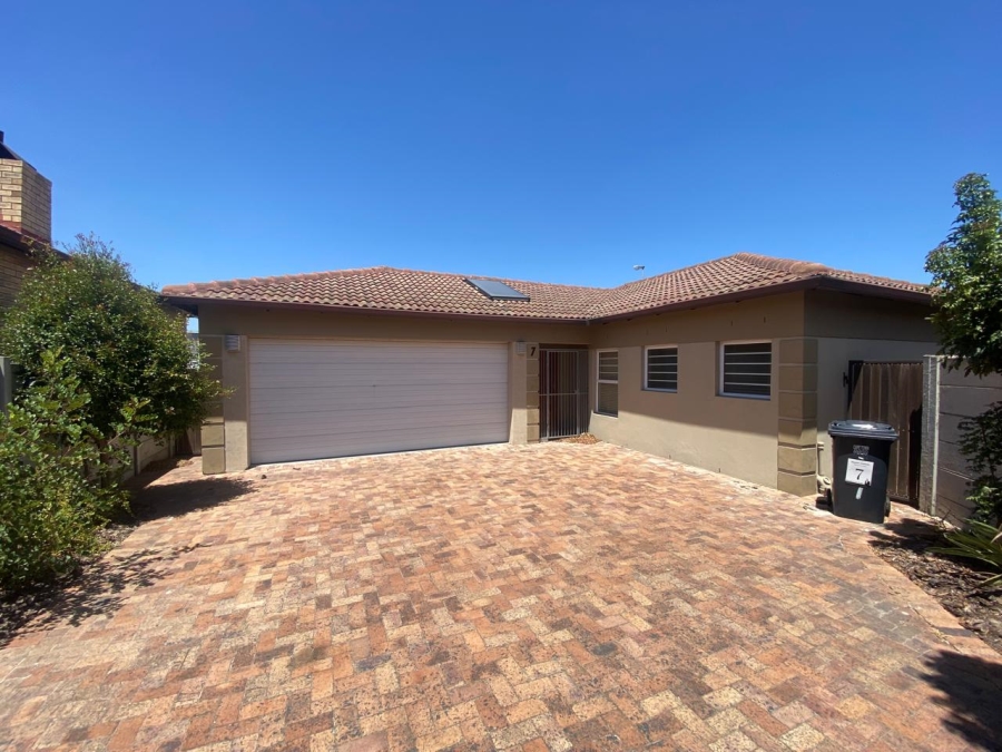 3 Bedroom Property for Sale in Sonkring Western Cape